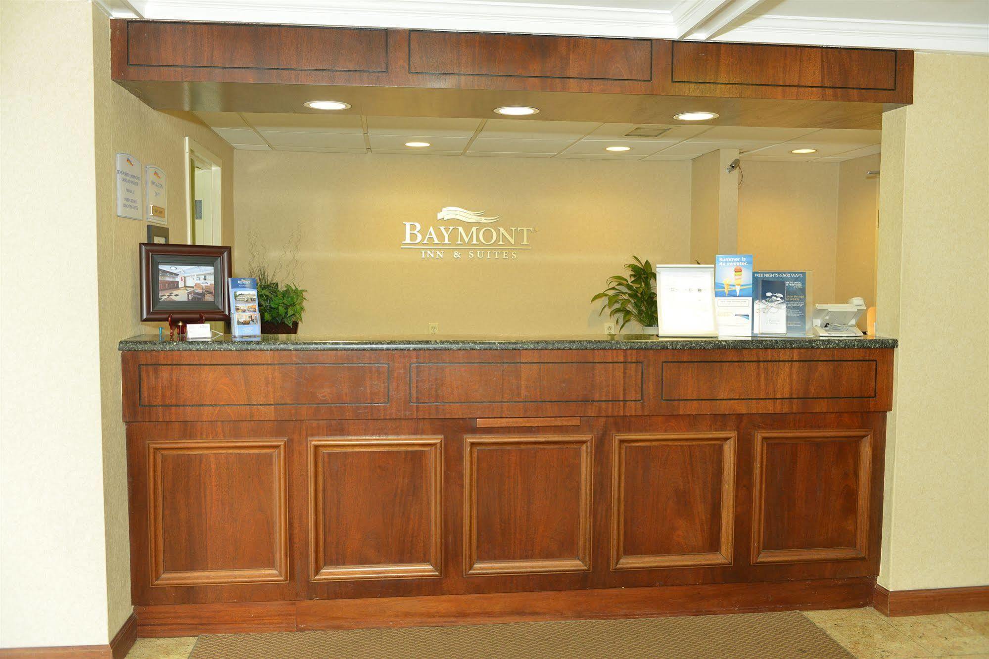 Baymont By Wyndham Branford/New Haven Hotel Exterior foto